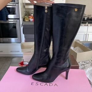 Escada leather zip up boots